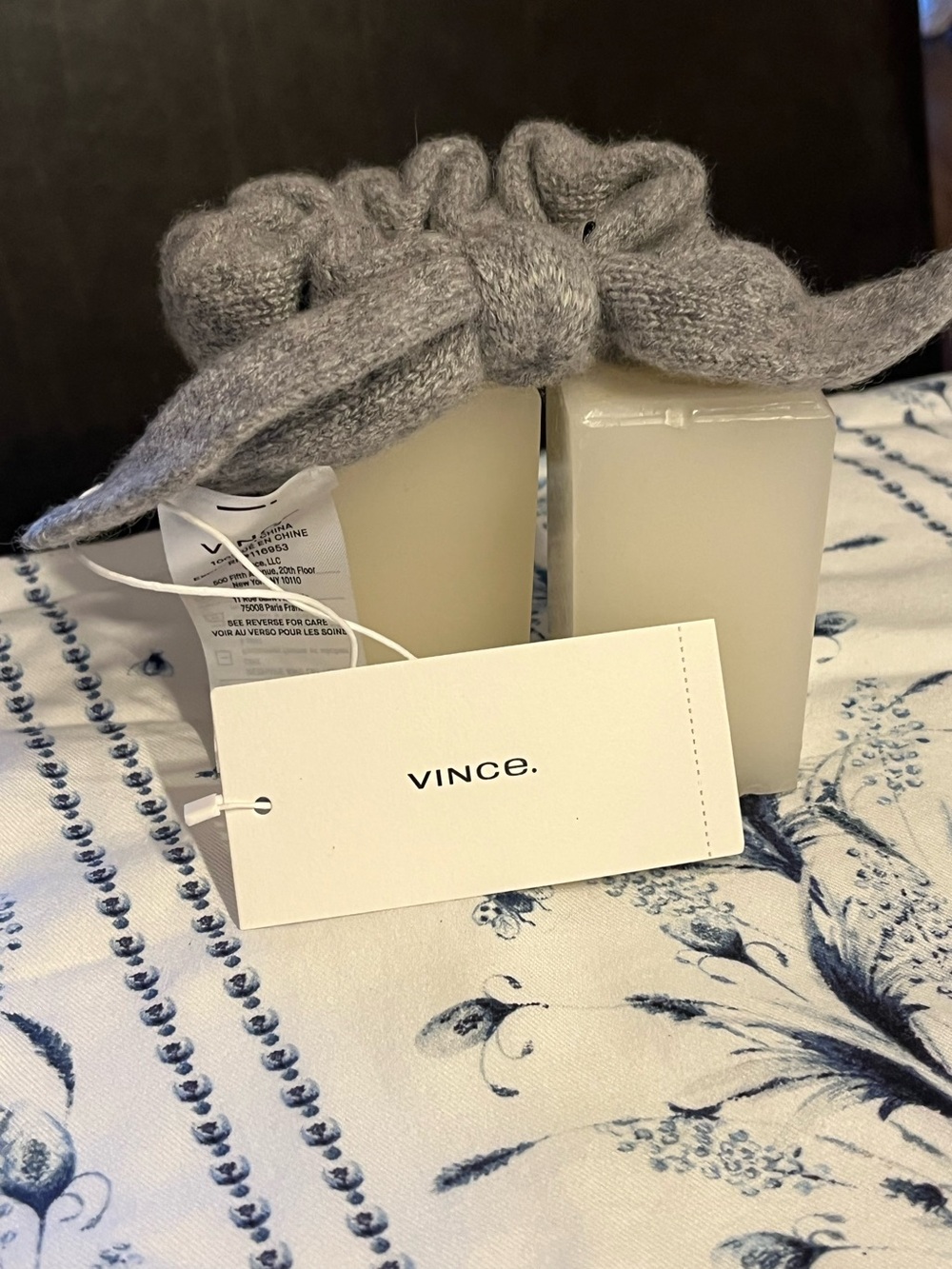 Vince Gray cashmere self knotted hair  scrunchie